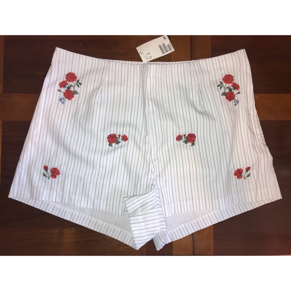 Stripped Rose Embroidered Shorts